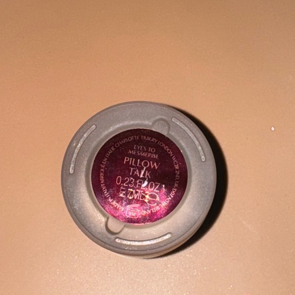 Charlotte Tilbury pillow talk cream eyeshadow - Picture 2 of 4